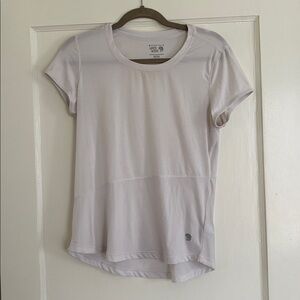 Mountain Hardware // Athletic T-Shirt // Size M